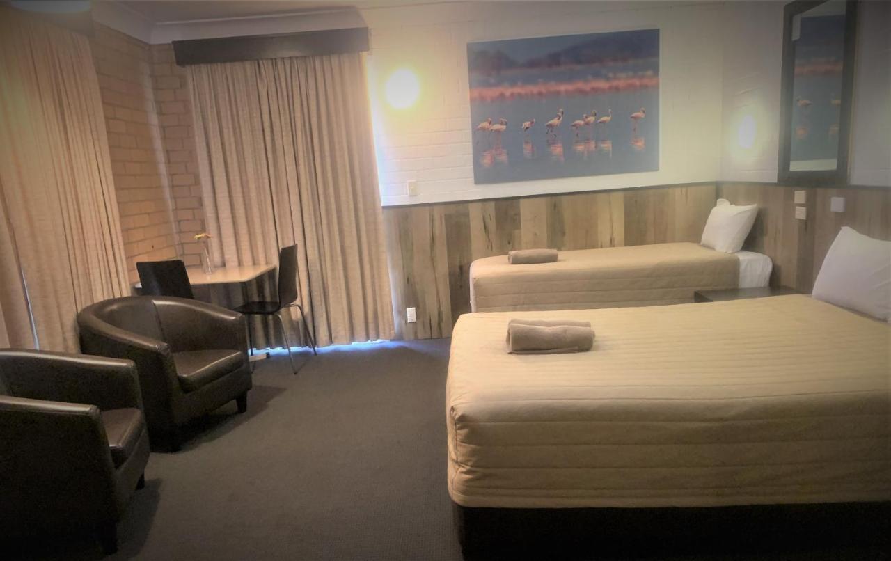 Countryman Motor Inn Cowra Esterno foto