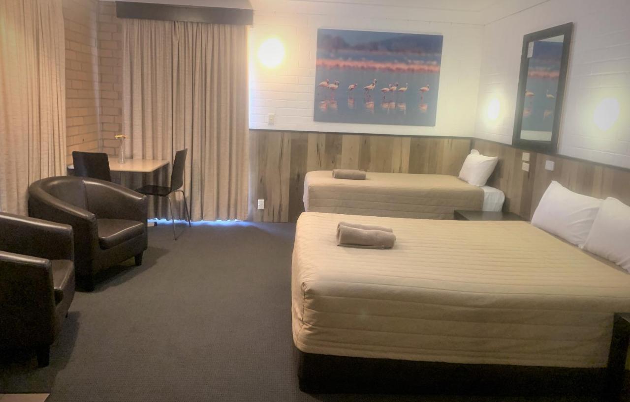 Countryman Motor Inn Cowra Esterno foto