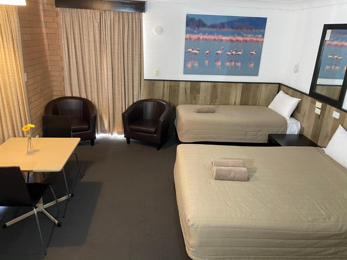 Countryman Motor Inn Cowra Esterno foto