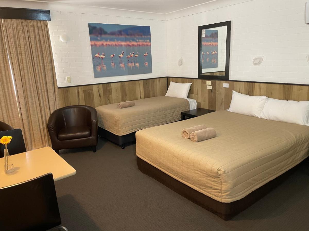 Countryman Motor Inn Cowra Esterno foto