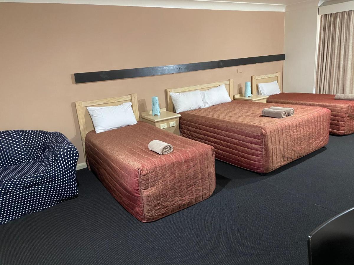 Countryman Motor Inn Cowra Esterno foto