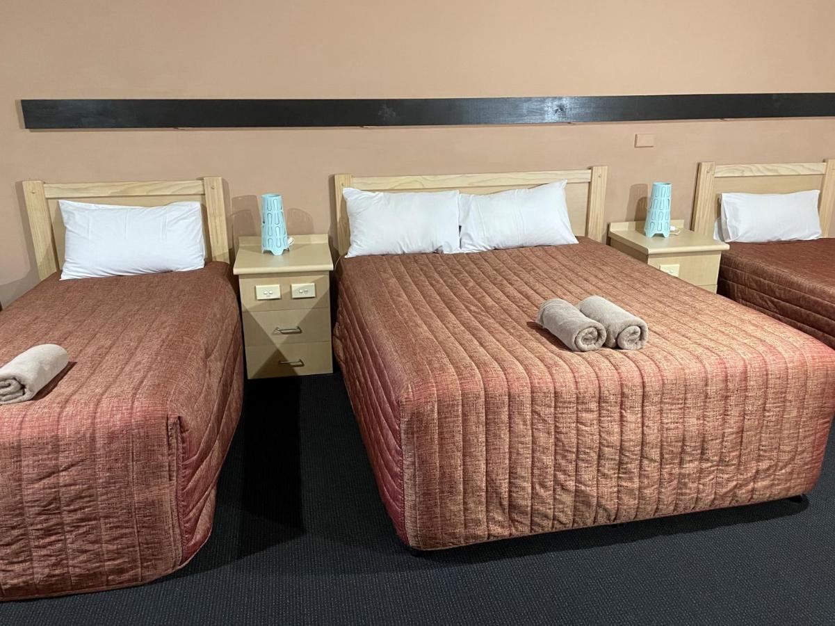 Countryman Motor Inn Cowra Esterno foto