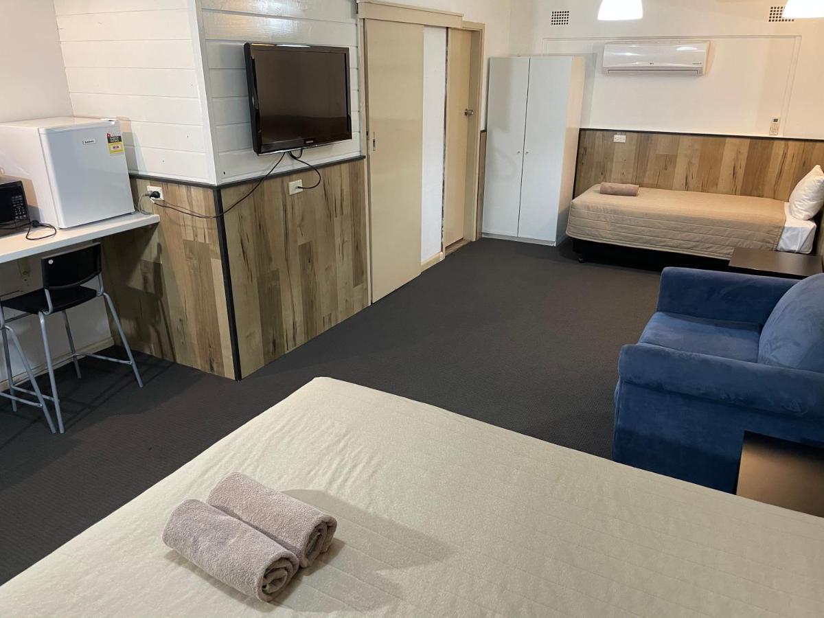 Countryman Motor Inn Cowra Esterno foto