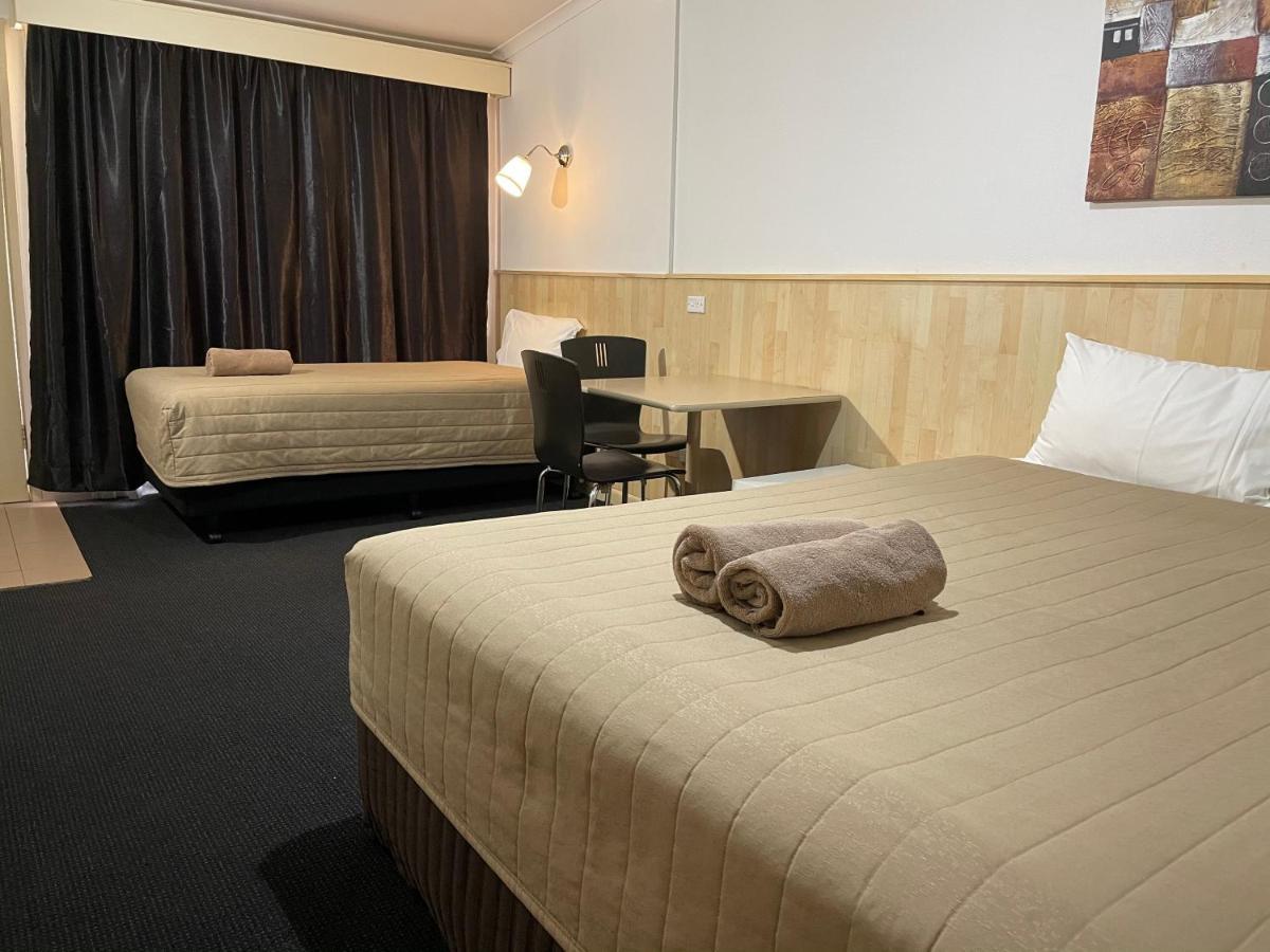 Countryman Motor Inn Cowra Esterno foto