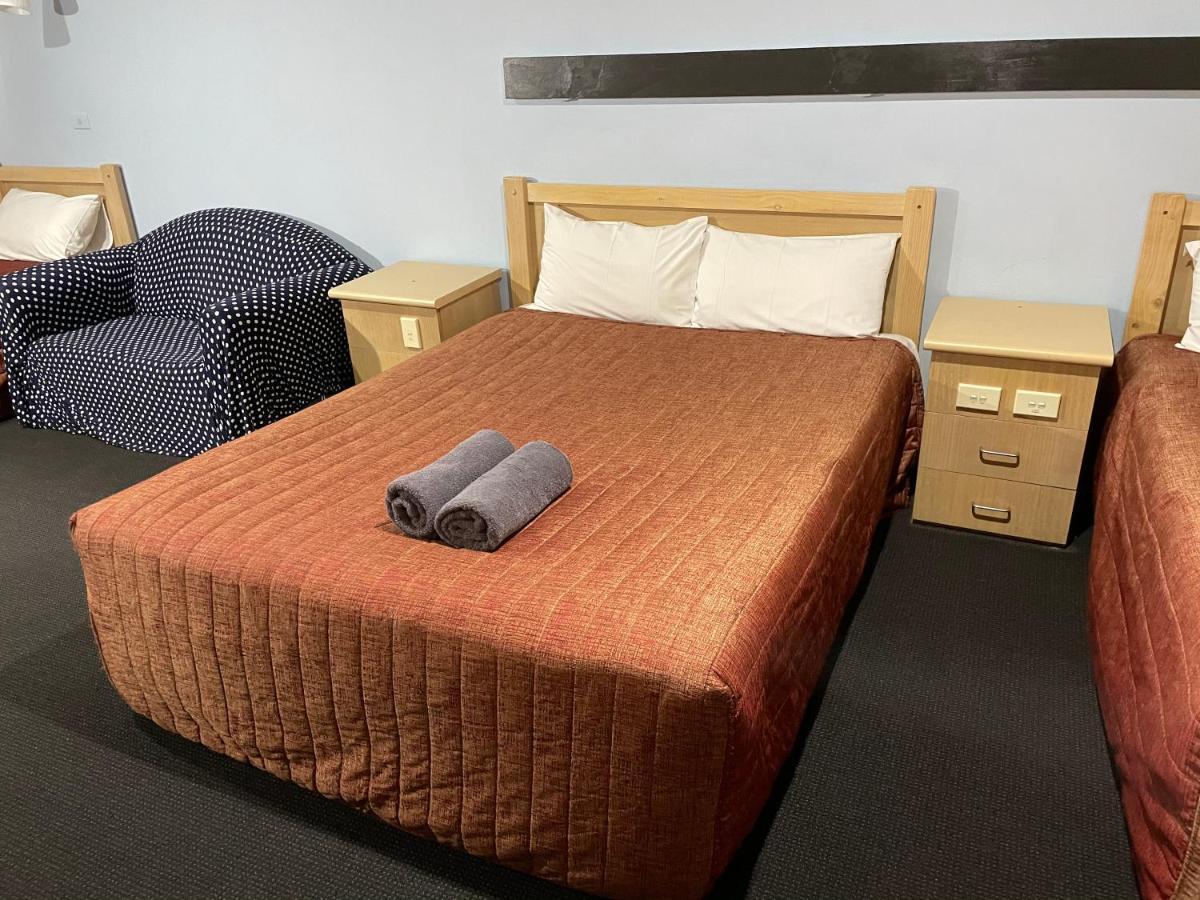 Countryman Motor Inn Cowra Esterno foto