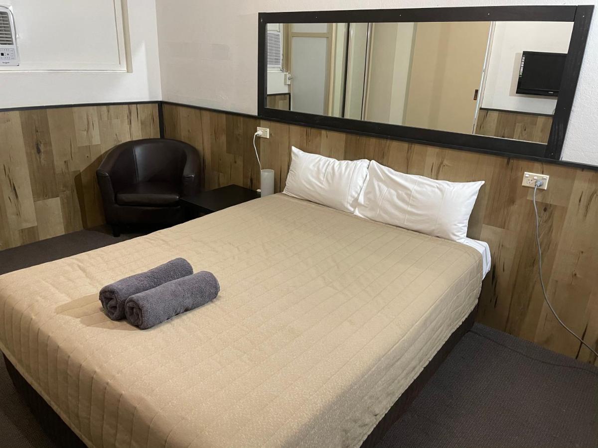 Countryman Motor Inn Cowra Esterno foto