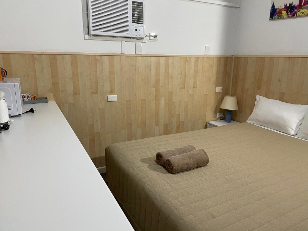 Countryman Motor Inn Cowra Esterno foto