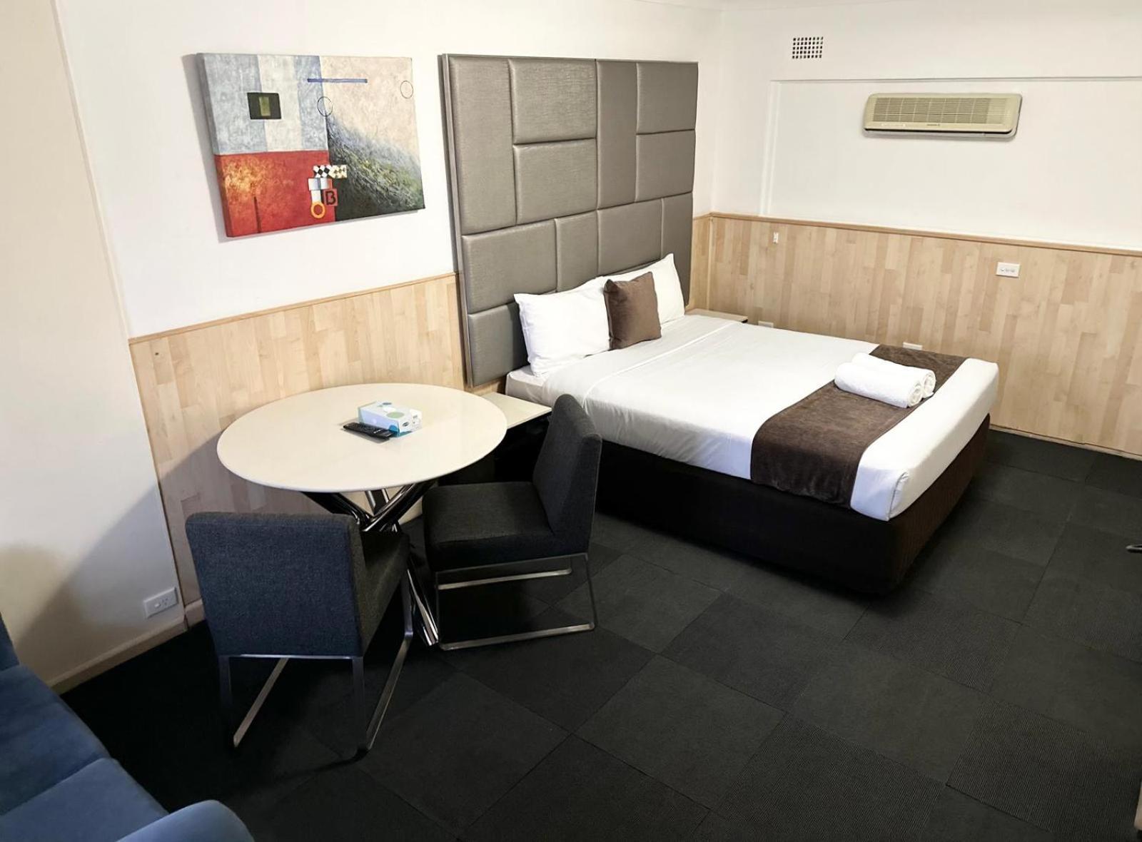 Countryman Motor Inn Cowra Esterno foto