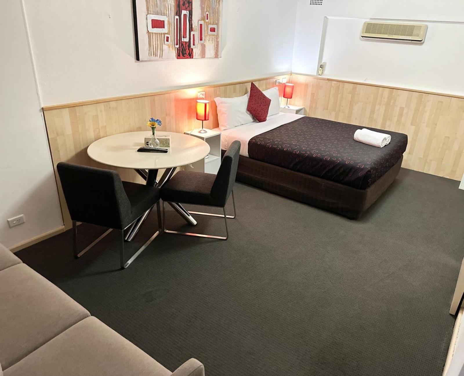 Countryman Motor Inn Cowra Esterno foto
